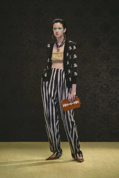 Look 1